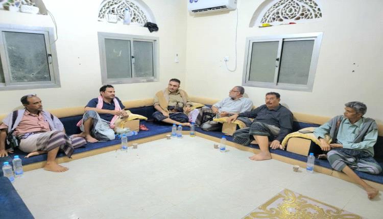 نائب رئيس حلف قبائل الجنوب العربي وكيل محافظة أبين يزور حلف أبناء قبائل شبوة في مدينة عتق
