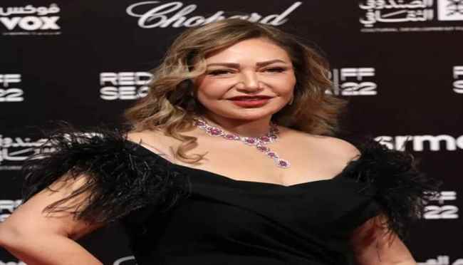 هذا ما طلبته الفنانة ليلى علوي من مخرج فيلمها الجديد