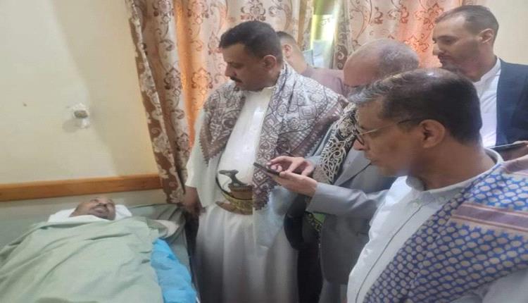 إصابة مسؤول محلي في تعز إثر هجوم حوثي
