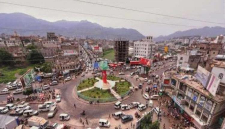 مستشفى في إب يحتجز طفلًا عجزت أسرته عن دفع تكاليف علاجه
