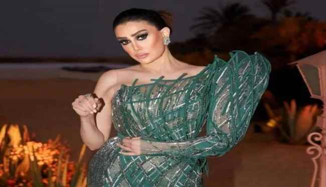 انتقادات لإطلالة الفنانة غادة عبد الرازق "الجريئة" في باريس
