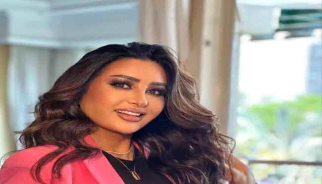 الفنانة التونسية لطيفة تكشف سرّاً عن والدتها