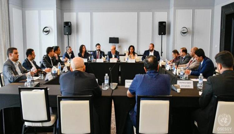 مسؤول أمني يمني يوضح تفاصيل المفاوضات المرتقبة بين الشرعية والحوثيين في مسقط
