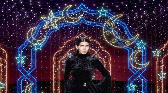 لشهر رمضان تشكيلة من الملابس الجاهزة من بالنسياغا Balenciaga