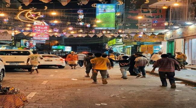 مدينة عدن تتزين لاستقبال شهر رمضان (صور)