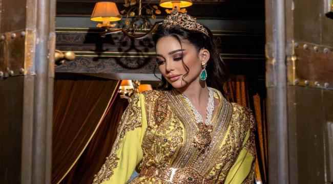 الفنانة بسمة بوسيل تحيّر الجمهور بصورة عائلية وتعليقات خاصة.. هل عادت لتامر حسني؟