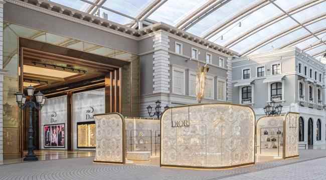 " ديور" Dior تقدّم متجرين مؤقّتين مخصّصين لمجموعة الكبسولة "ديور أور" Dior Or في الشرق الأوسط