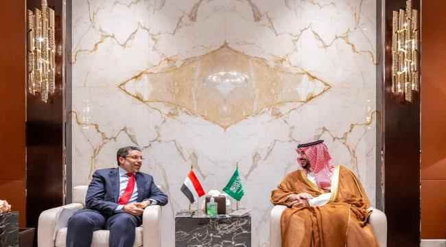 اصرار سعودي على السلام مع الحوثي وضعف حكومي وغموض انتقالي