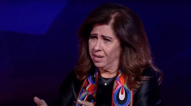 خبيرة التوقعات ليلى عبد اللطيف باكيةً: أمي وضعتني في دار للأيتام كي تتزوّج
