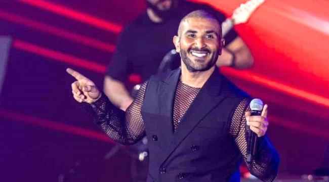 أحمد سعد يكشف عن إطلالته الصادمة ويعتذر لهذا السبب