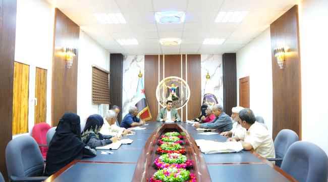 انتقالي العاصمة عدن يعقد لقاءً تشاورياً برؤساء أقسام إدارة الشهداء والجرحى بالمديريات