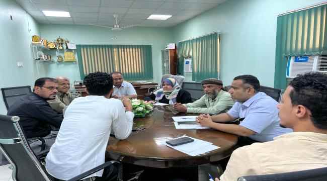 الجمحي  يترأس اجتماعا لمناقشة آلية تنظيم وتطوير عمل التموين الطبي والصيدلة بحضرموت الساحل