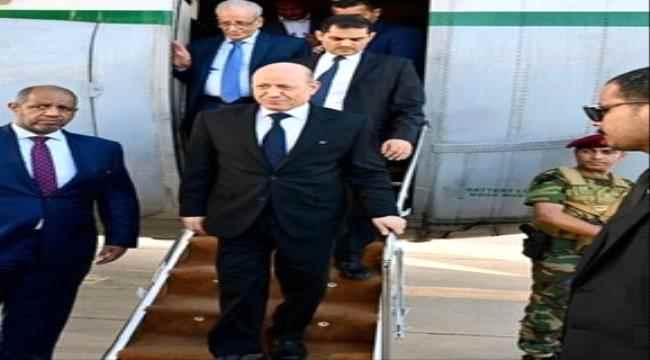 عاجل : رئيس مجلس القيادة الرئاسي يعود الى العاصمة عدن