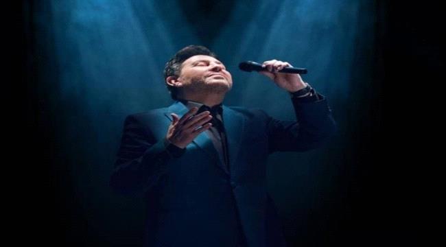 المطرب هاني شاكر يردّ ساخراً على اتّهامه بسرقة أغنية