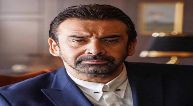 وفاة والدة كريم عبد العزيز وهذا ما قرره في جنازتها