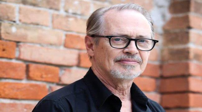 نجم عالمي يتعرّض للضرب على يد مجهول... إليكم التفاصيل