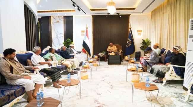 الرئيس الزُبيدي يدين الجرائم الممنهجة التي ترتكبها المليشيات الحوثية ضد أبناء تهامة
