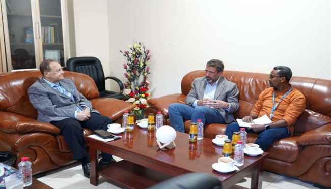 الدكتور الحاج يبحث مع نائب منسق مكتب الأمم المتحدة سُبل الانتقال إلى مشاريع التنمية الإنسانية