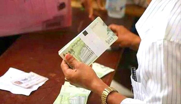 خبير اقتصادي يفجر مفاجأة حول انهيار العملة..ماذا قال؟