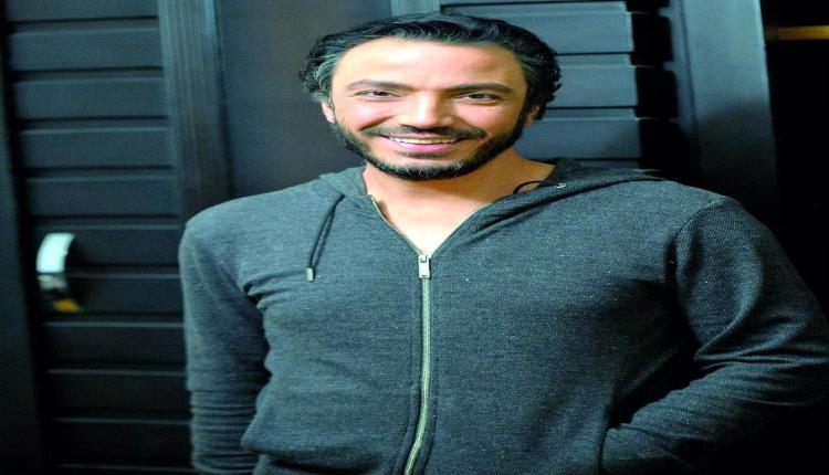 الجمهور يساند الفنان المصري طارق لطفي بعد إعلانه وفاة حميه