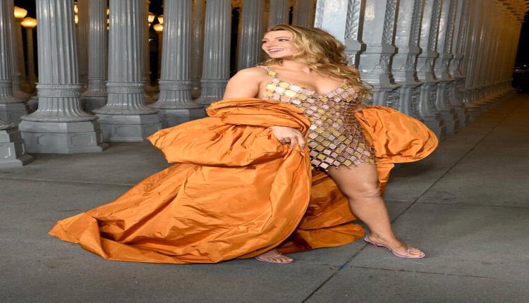 اللون البرتقالي... النجمتين بين دينا الشربيني وبليك ليفلي مَن الأجمل؟