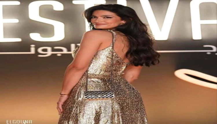 حقيبة الممثلة المصرية تارا عماد تُحدث ضجة على السوشيال ميديا