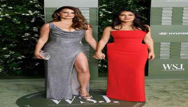 النجمتان سلمى حايك وبينيلوبي كروز على السجادة الحمراء في ثنائية أنيقة