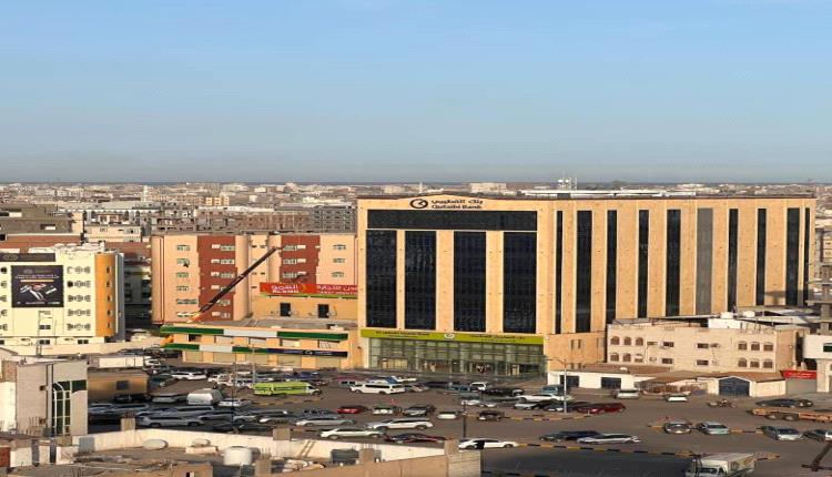 قفوا مع المستثمر سمير القطيبي فهو الأمل بعد الله لهذا الوطن الجريح