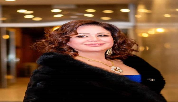 الفنانة إلهام شاهين توجه رسالة لعالم بالأزهر دافع عنها