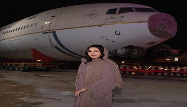 تفاعل كبير مع رحلة الفنانة أحلام الشامسي بطائرة "بوينغ" البرّية