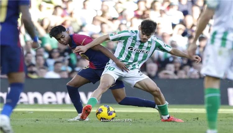 برشلونة يرفض هدية الريال ويسقط في فخ بيتيس
