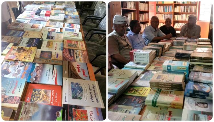 لحج.. وزارة الثقافة ترفد مكتبة طور الباحة بدفعة من الكتب الثقافية