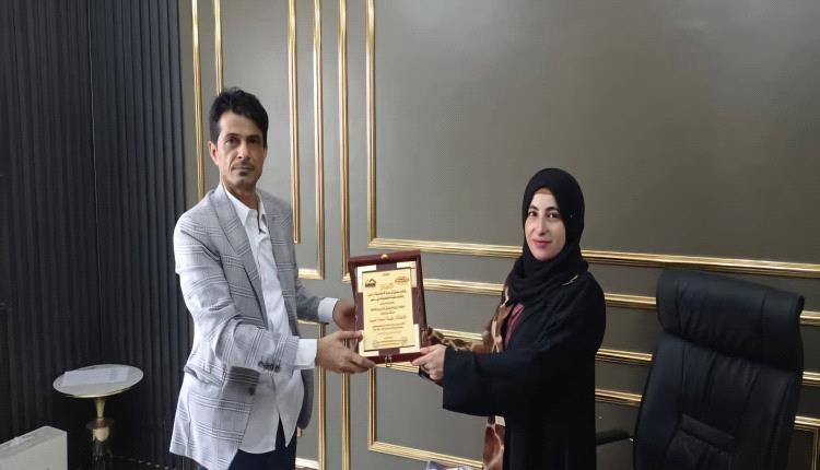 تكريم منظمة "مرايا المستقبل" نظير جهودها الإنسانية في عدن