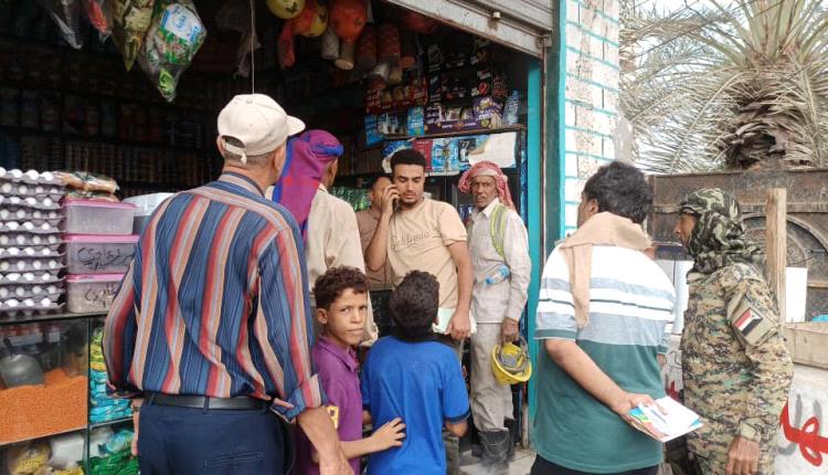 الزهري يقود حملة رقابية واسعة في خور مكسر لضبط الأسعار تسفر عن تحرير 64 مخالفة