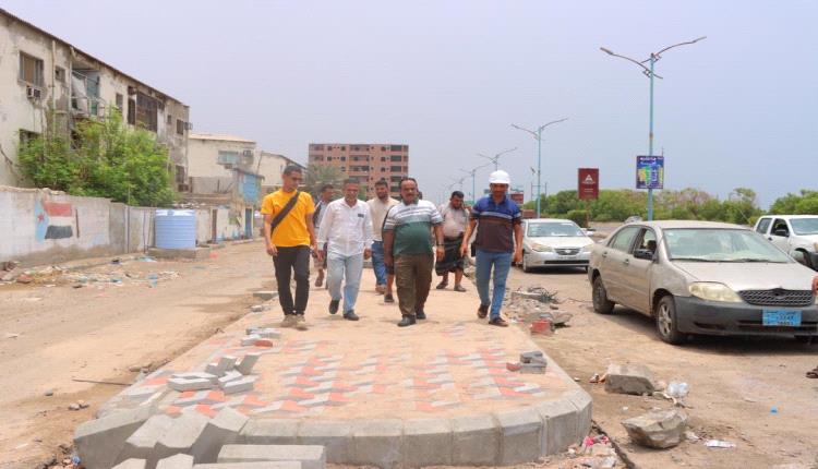 مدير عام خور مكسر يتفقد مشروع إعادة تأهيل رصيف الكورنيش