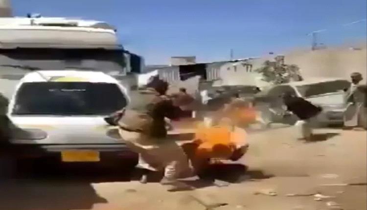 تاجر يحرق نفسه أمام ظالميه!!.. تفاصيل