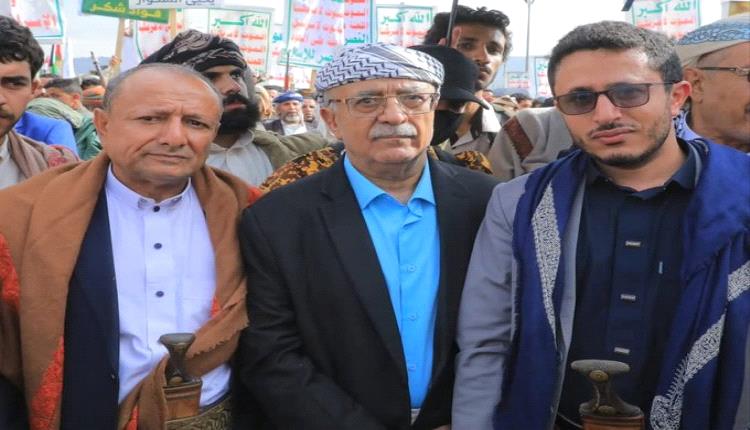 الحوثيون يقرّون بمصرع رئيس حكومتهم ويخفون أسماء بقية القتلى