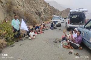 تحذيرات شعبية من فتح طريق عقبة ثرة الخاضعة لسيطرة الحوثيين