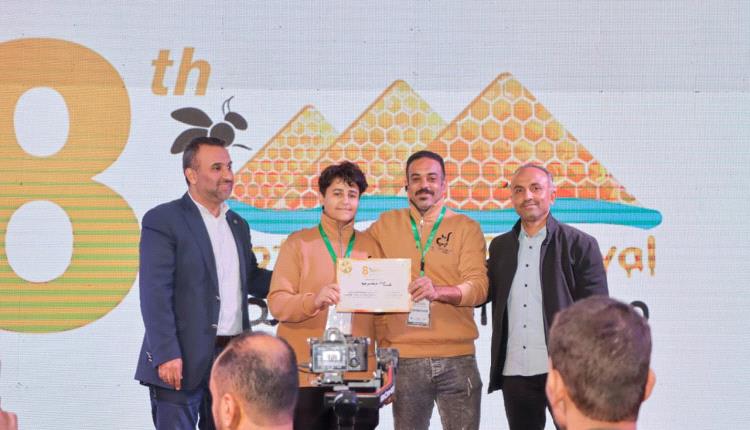 "لمسات حضرمية" تحرز المستوى الذهبي في مسابقة أفضل عسل "سدر يمني" ضمن مهرجان العسل المصري
