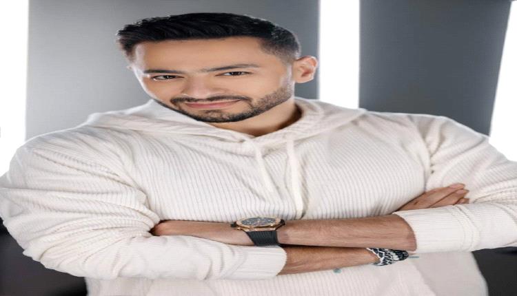 حمادة هلال يشارك جمهوره فرحة جائزة أفضل ممثل دراما (فيديو)