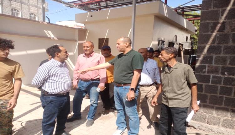 باخبيرة وعواس ينفذان نزولًا ميدانيًا لمعالجة مشكلة طفح مياه الصرف الصحي في القرية الروسية بخورمكسر