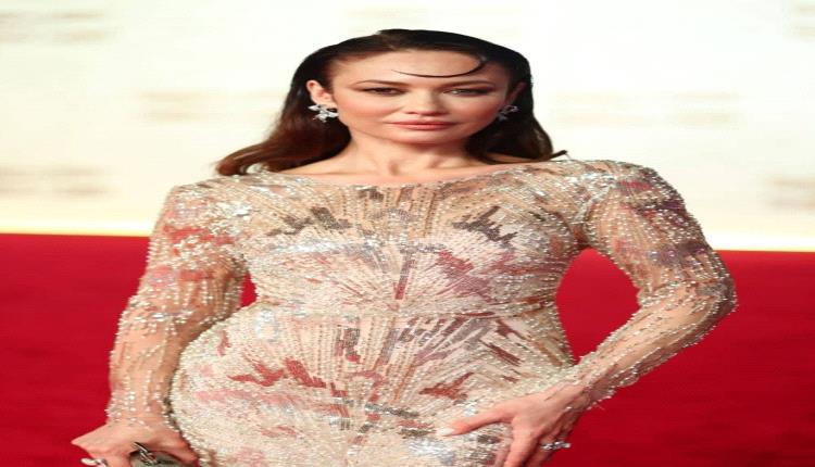 المصمم اللبناني شربل زوي يزيّن النجمة أولغا كوريلنكو بإطلالة خطفت الأنظار