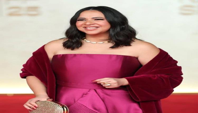 إيمي: أسباب خاصة تمنع دنيا سمير غانم من حضور البحر الأحمر هذا العام