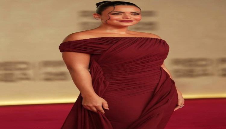 مهرجان البحر الأحمر 2025: أزياء النجمات تتصدر الحدث بأسلوب ساحر