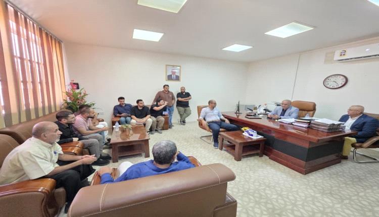 باذيب  يتفقد مقر شركة تيليمن بعدن ويشيد بمشاريع تطوير البنية التحتية