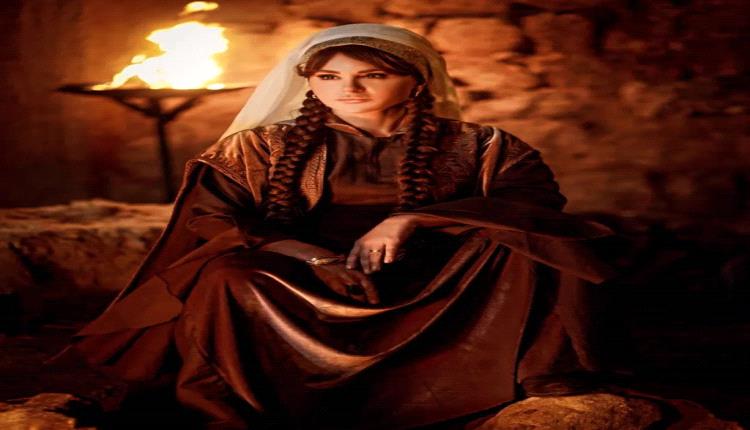 في "النويلاتي"… ديمة قندلفت تتألّق بجمال يُدفع العمر مقابله