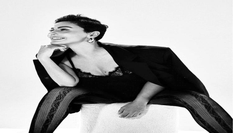 إطلالة مميزة… ميس حمدان تجمع بين الفخامة والرقة بالدانتيل والشيفون