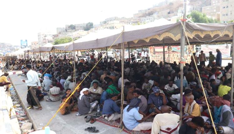 إقبال جماهيري واسع على مخيم الاعتصام المفتوح بمدينة المكلا