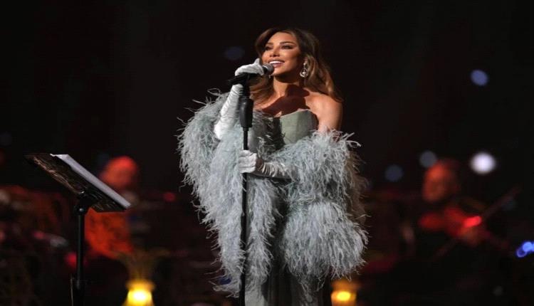 الفرو الفاخر يكمّل إطلالة نجوى كرم ويمنحها توقيعاً ملوكياً