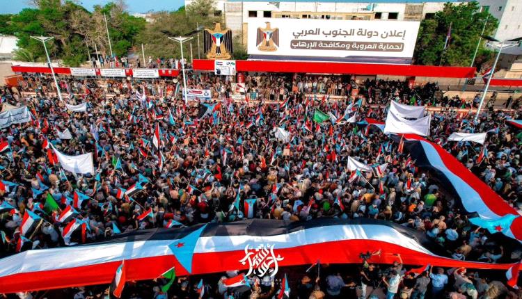 ساحة العروض في خور مكسر كما لم تشاهدها من قبل "صور"